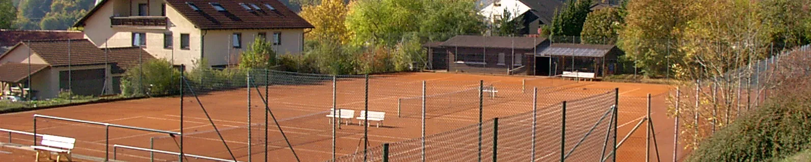 Die Sandplätze des TC Solnhofen im Herbst